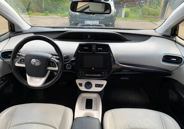 Toyota Prius cena 64900 przebieg: 225000, rok produkcji 2016 z Białystok małe 631